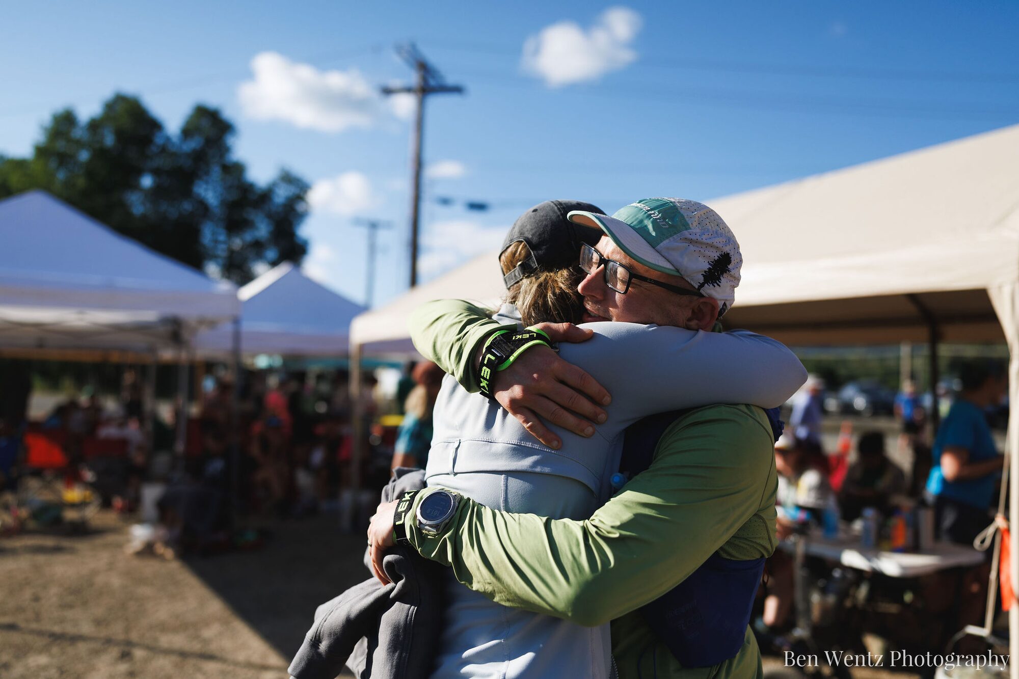 Wade and Teri hugging after the 2026 Cascade Crest 100